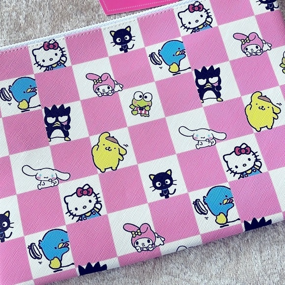 Brand New Hello Kitty Checkered Pink & White Large Zippered Pouch, Pin & Pencils - Picture 7 of 16